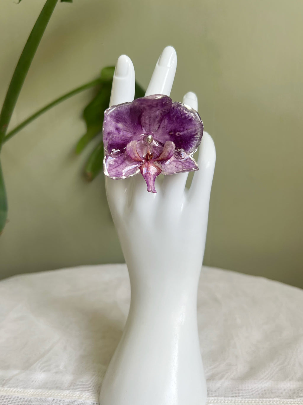 Large orchid Ring