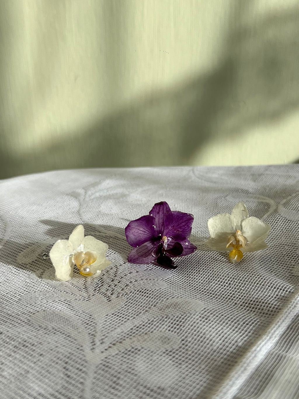 Mini Orchid Ring