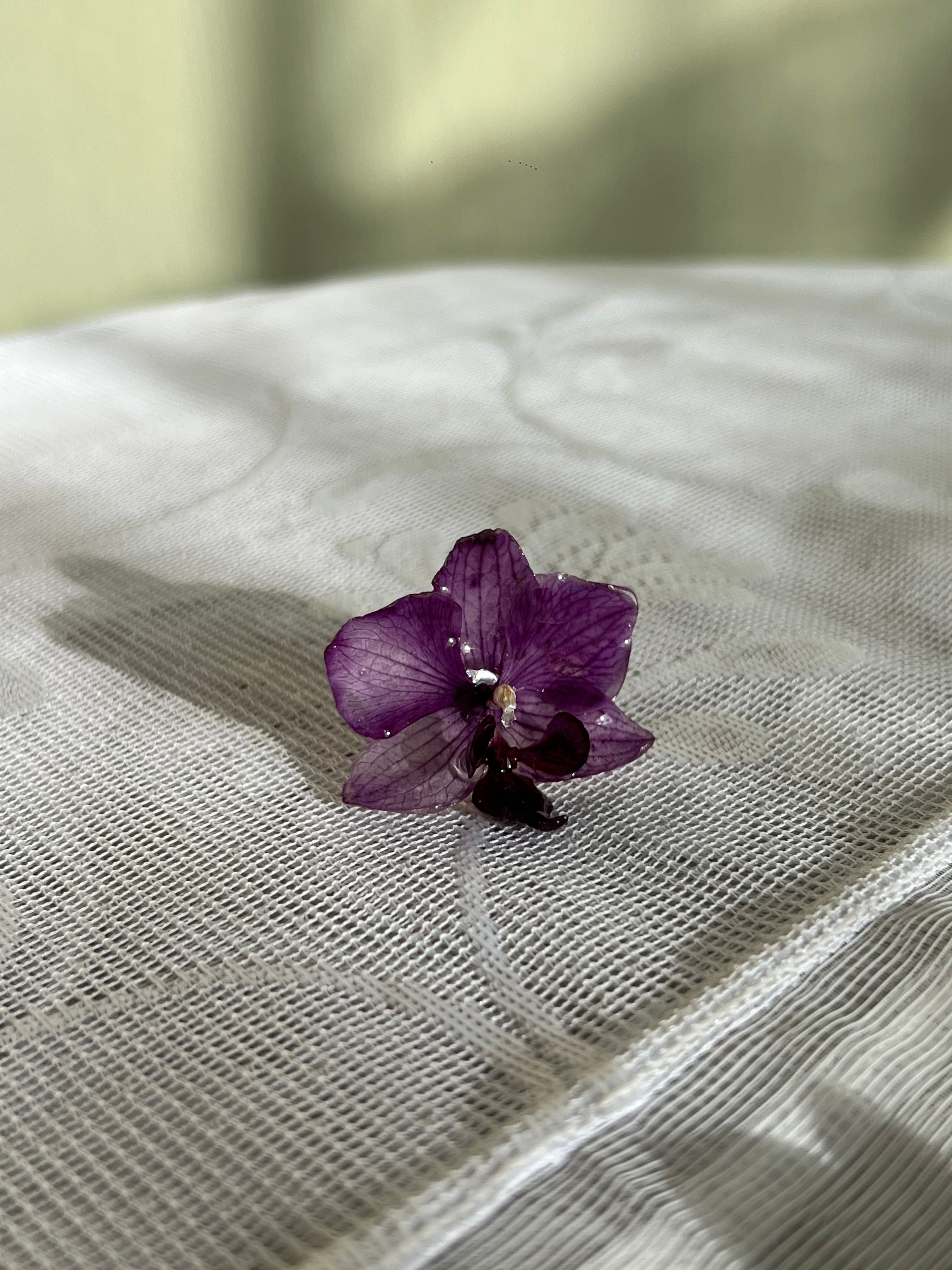 Mini Orchid Ring