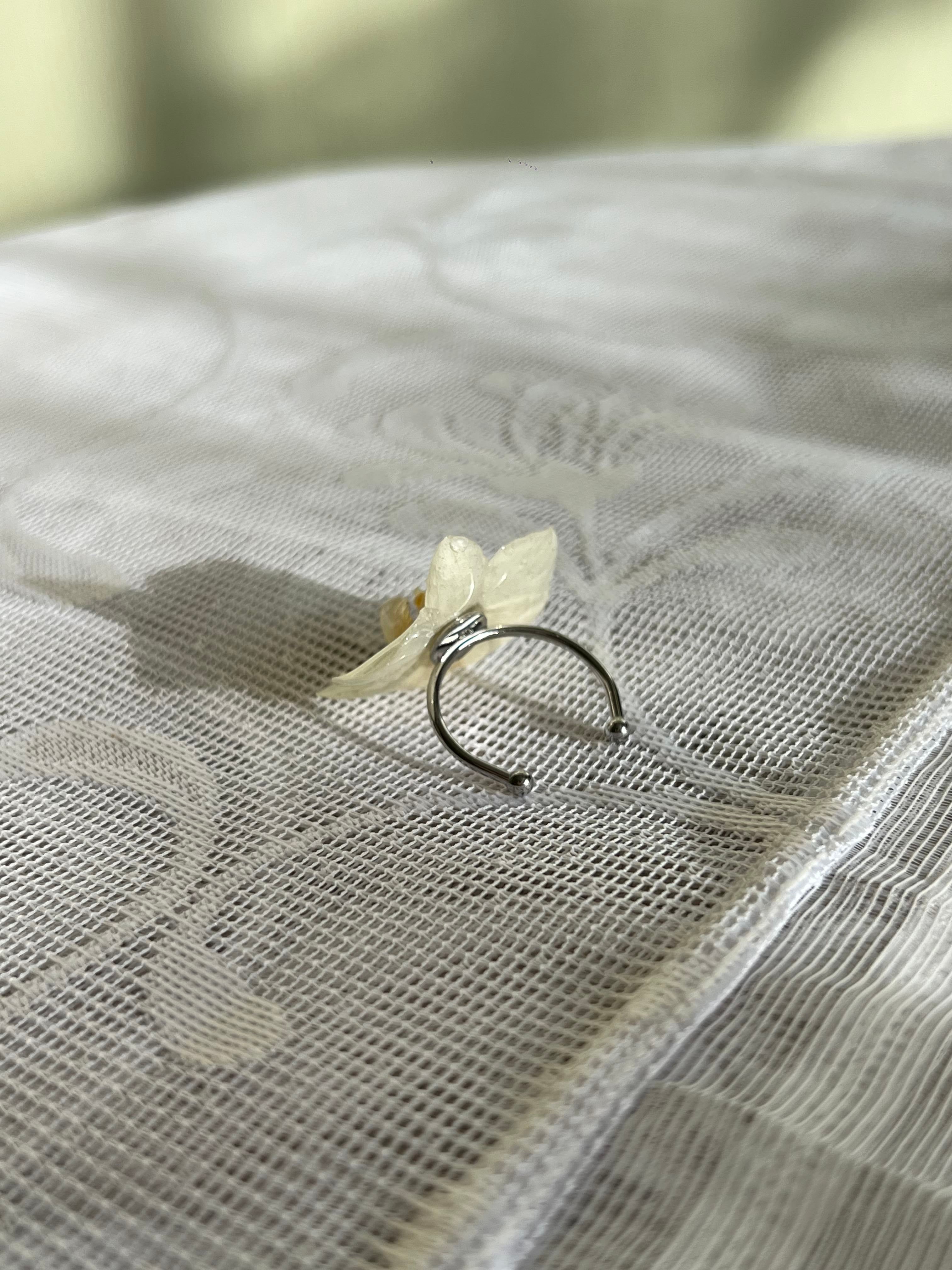Mini Orchid Ring